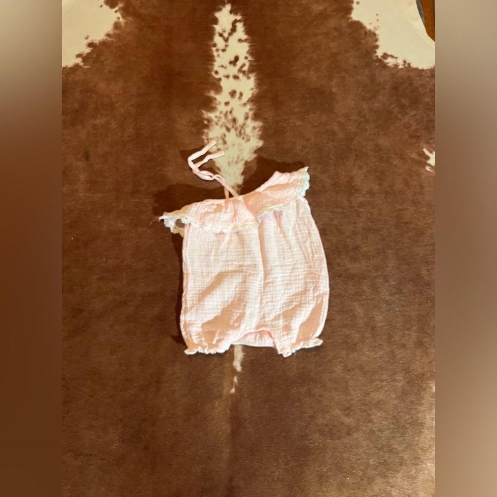 Le Petit baby girl one piece cold shoulder romper 
size 3/6 month